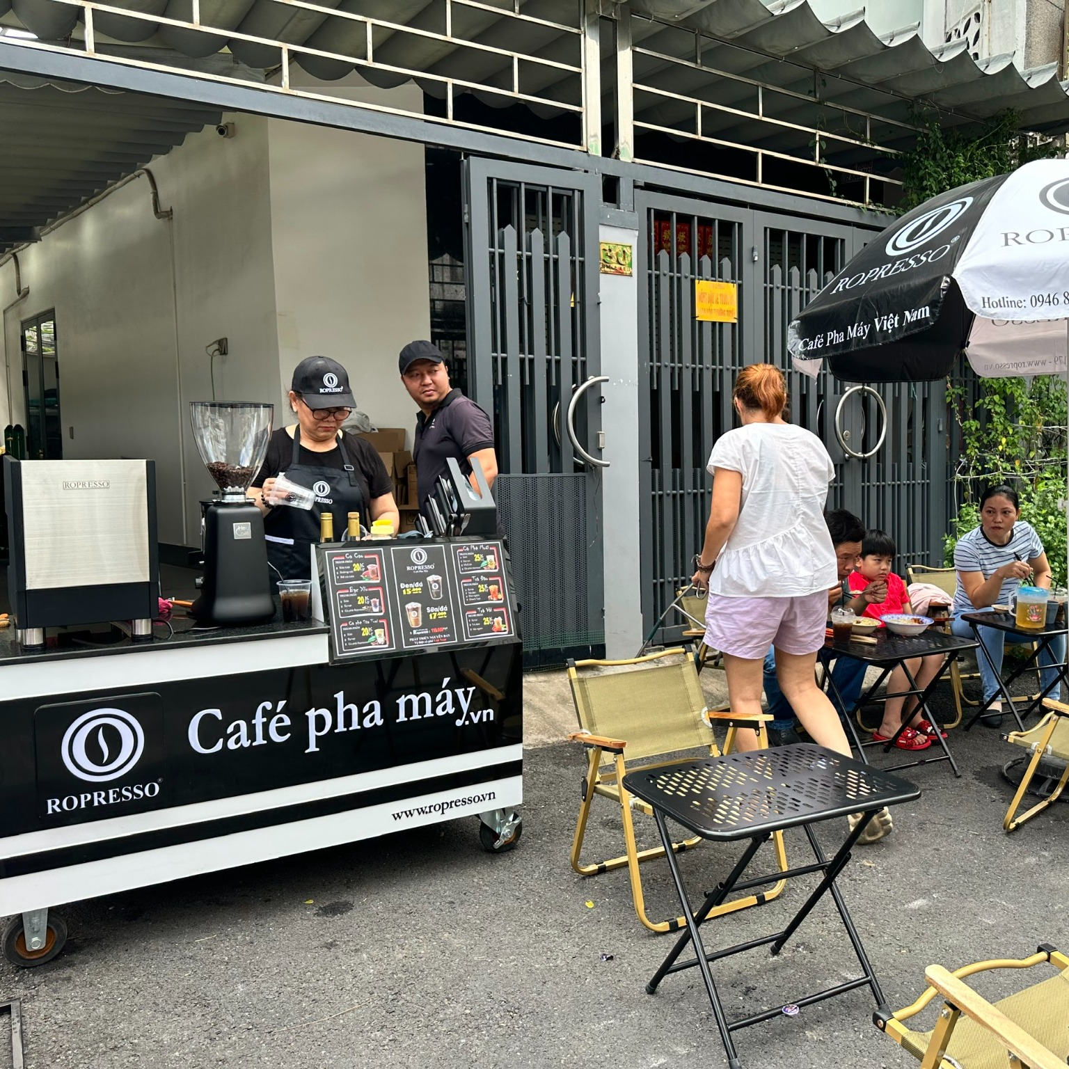Combo xe quầy cafe pha máy gói Tiêu Chuẩn Ropresso